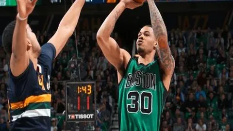 克鲁伊维特教练假身份亮相首战遭10球逆转，过往劣迹亦成焦点